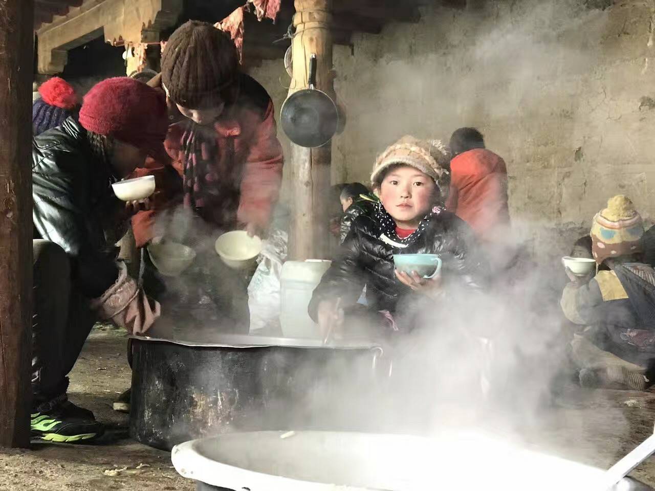 Z6·尊龙凯时「中国」官方网站公益回顾丨家国同欢月同圆 温暖满载甘孜州(图10)